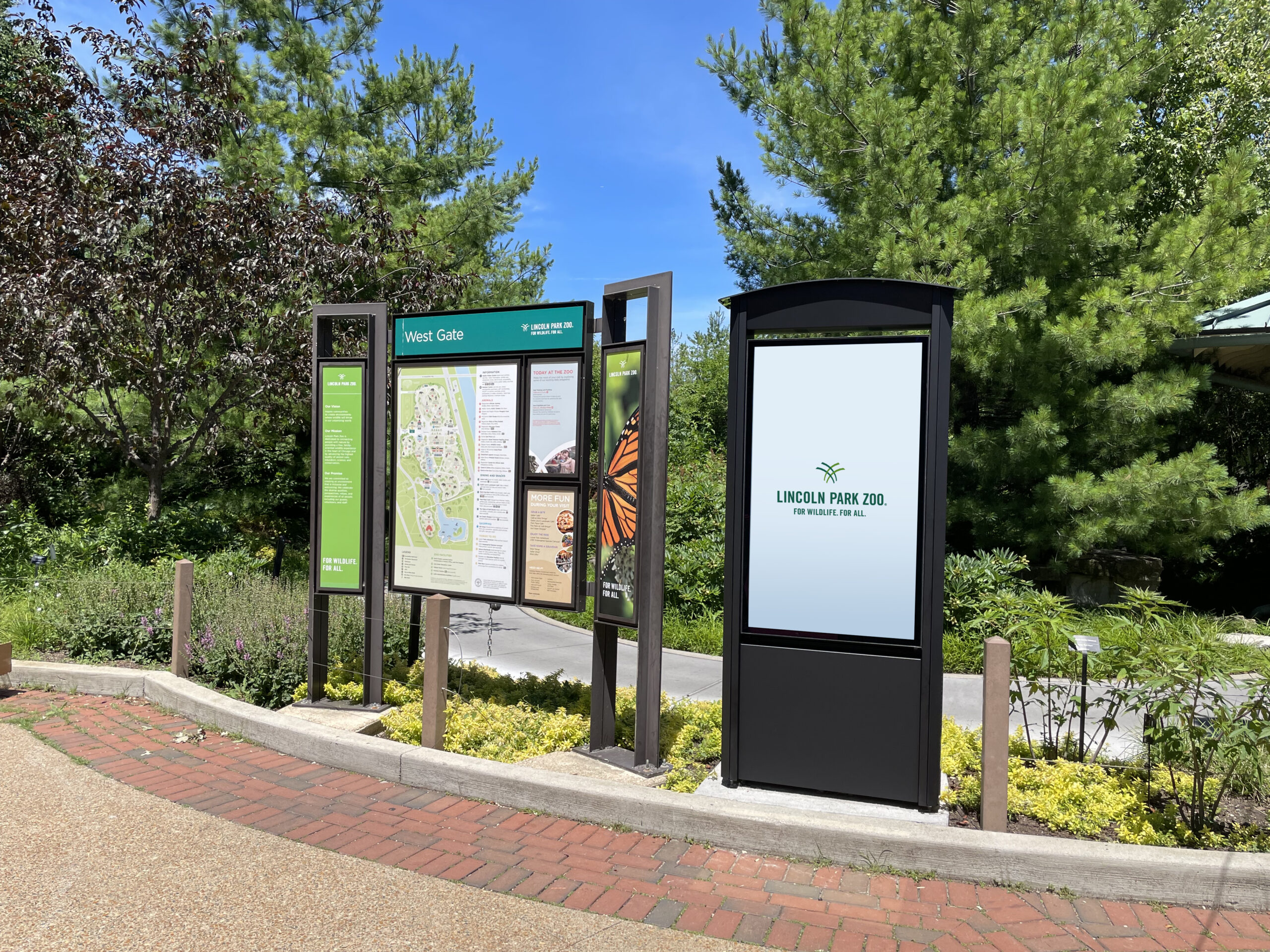 Lincoln Park Zoo digital signage solutions